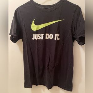 Nike tee shirt sleeve